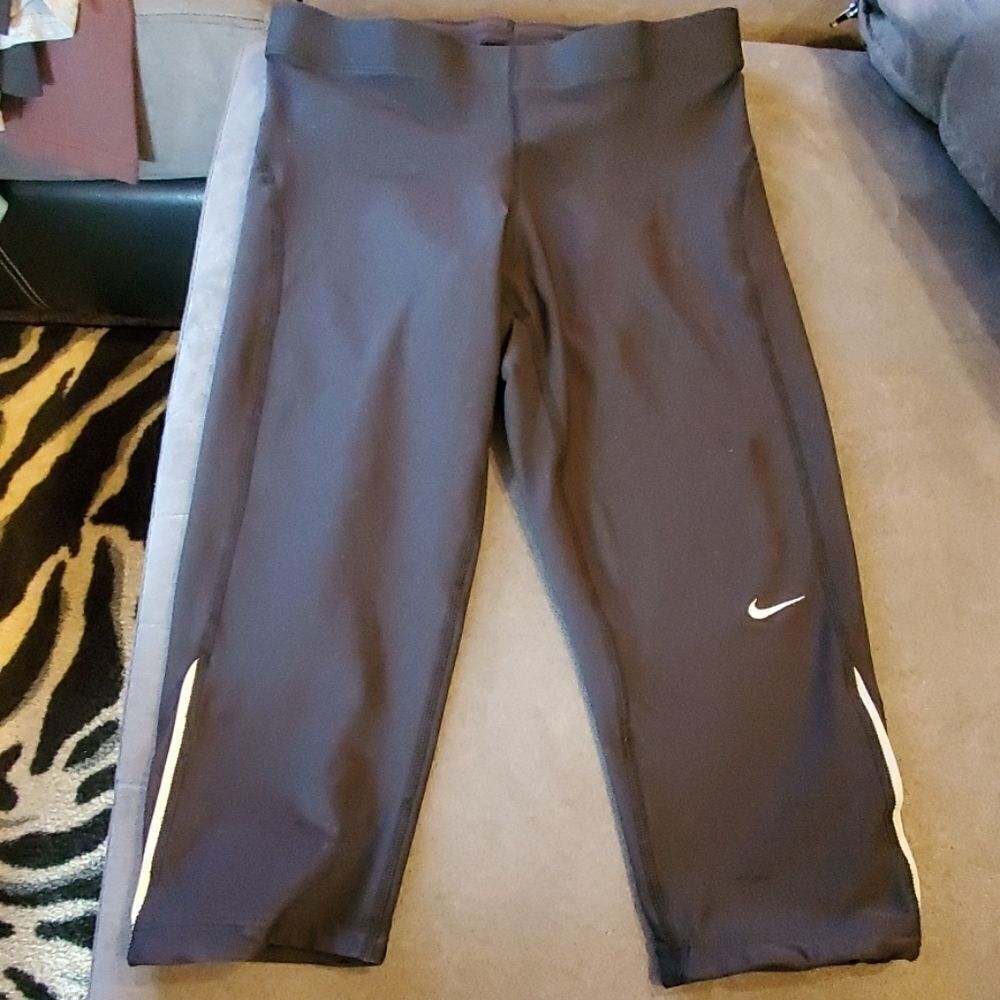 NIKE Dri fit Capri running pants